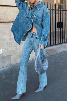 Looks Total Jeans, Double Denim Outfit, Elegantes Outfit Damen, Double Denim Looks, Moda Denim, Denim Jacket Outfit, Elegante Casual