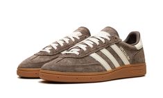 Shop Handball Spezial WMNS "Earth Strata Gum" at Stadium Goods, the world's premier marketplace for authentic sneakers and streetwear. Fast shipping, easy returns. Jordan Dunk Low, Gum Shoes, Mid Jordan 1, Low Jordan 1, Adidas Sl 72, Adidas Handball Spezial, All Jordans, Adidas Handball, Sneakers Box