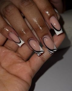 Short French Tip Acrylic Nails Design, Black French Tip Designs, Summer Nails Black Women, Short Nails Trendy, Nail Art 2022, Art For Short Nails, Nail Art For Short Nails, Nails Creative