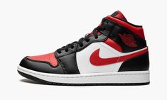 The Air Jordan 1 Mid “Bred Toe” is a colorway of the lifestyle shoe that features the white, black, and red team uniform colors of the Chicago Bulls on its design.  Inspired by the original Air Jordan 1 High “Black Toe” colorway that Michael Jordan wore with the Bulls in 1985, the modern day “Bred Toe” version of the Jordan 1 Mid updates the classic style, and it does so with ease.  Red leather appears on the perforated toe while contrasting black leather can be found on the toe cap, forefoot, e Zapatillas Nike Air Force, Logo Wings, Red Wing Logo, Air Jordan 1 Mid White, Air Jordan 1 Mid Black, Jordan 1 Mid White, Air Jordan 1 Mid Gs, Original Air Jordans, Branding Elements