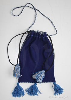 A lovely drawstring wool purse, common throughout the medieval period. Hanging cord is a braid. Dimensions: 17x23cm. Hand finishing of details. This is only an example of what I can do. If you want something else, send me a message! Medieval Style Handmade Pouch For Gift, Medieval Handmade Pouch For Gift, Medieval Handmade Pouch As Gift, Medieval Style Handmade Pouch For Everyday Use, Medieval Handmade Pouch For Everyday Use, Handmade Medieval Pouch For Larp, Medieval Purse, Medieval Accessories, Medieval Embroidery