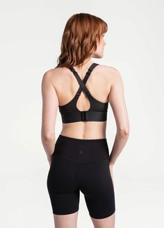 Power up your practice with this style suited for high-intensity activities. A thick branded strap and hook-and-eye closure serves up support. Mens Jackets Fall, Sports Skirts, Outfit Inspiration Fall, Women Sports, Spring Jackets, Basic Tops, Ski Wear, Bra Women, Swimwear Accessories