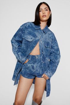 Oversized Blue Denim Top For Summer, Trendy Short Top With Pockets, Trendy Short Tops With Pockets, Trendy Oversized Blue Denim Top, Oversized Denim Blue Spring Top, Oversized Denim Top For Spring Day Out, Spring Oversized Denim Top For Day Out, Acid Wash Tops With Pockets For Summer, Acid Wash Summer Tops With Pockets