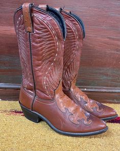 "From the magical Red Rock country of Sedona, Arizona, nestled in the delight of the Coconino National Forest, BlackbirdSedona presents to you this great pair of 1980's Brown Vintage Men's Laredo Western boots. They are a Men's size 9.5 EE (wider than average width) Made in USA. They are in worn-in and distressed vintage condition, which gives these cool boots so much character! FREE DOMESTIC SHIPPING! Condition notes: -Leather vamp. Other materials man-made. -Wear to heels -Broken -in and distr Coconino National Forest, Vintage Cowboy Boots, Black Cowboy, Mens Cowboy, Moccasin Boots, Sedona Arizona, Cowboy Western, Mens Shoes Boots, Vintage Harley