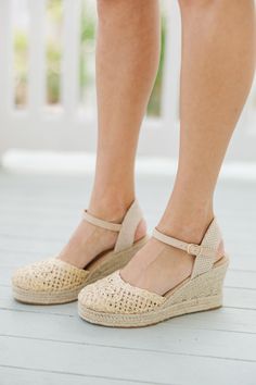 cute shoes, boutique shoes, spring wedges, summer wedges Mint Julep Boutique, Espadrilles Wedges, Personal Marketing, Dress Accessories, Looks Great, To Look, Espadrilles, Heel Height, That Look