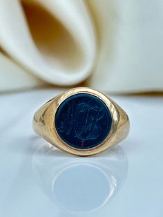 Outstanding Heavy Antique 9ct Gold Bloodstone Signet Ring  Most gorgeous chunky unisex signet!  The item comes without the box in the photo but will be presented in a Gembank1973 gift box Measurements: weight 4.37g, size UK N US 7, head of ring 13mm x 12mm, height off finger 1.5mm Materials: 9ct gold and bloodstone Hallmarks: hallmarked 9.375 Condition: The overall condition is very good Office use: UNZ Classic Hallmarked Signet Ring For Collectors, Classic Hallmarked Signet Ring Collectible, Antique Signet Ring For Formal Occasions, Antique Signet Ring With Initials For Formal Events, Vintage Round Signet Ring For Formal Occasions, Vintage Engraved Signet Ring For Memorial, Heirloom Engraved Signet Ring For Memorial, Heirloom Memorial Engraved Signet Ring, Antique Signet Ring With Hallmarks As A Gift