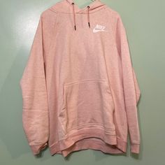 Never Worn Nike Crew Neck Hoodie For Spring, Nike Oversized Sweatshirt For Spring, Nike Oversized Spring Sweatshirt, Nike Spring Sweatshirt For Loungewear, Pink Nike Hoodie With Crew Neck, Spring Nike Hoodie For Loungewear, Nike Spring Hoodie For Loungewear, Nike Spring Loungewear Hoodie, Tops Nike