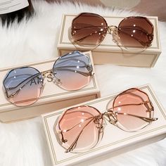 Lenses Optical Attribute: MIRROR, Gradient & UV400 Lenses Material: TAC Lens Width: 60mm Lens Height: 58mm Frame Material: Alloy Kacamata Fashion, Round Sunglasses Women, Trendy Glasses, نظارات شمسية, Fashion Eye Glasses, Stylish Glasses, Trendy Sunglasses, Elegante Casual, Rimless Sunglasses