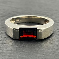 Vintage Garnet Sterling Silver Band Ring, UK Size M1/2, US Size 61/4, EU Size 52, Stamped 925, Ring Front Max Width 5mm, Weight 4.52 Grams, Lovely Condition Vintage Sterling Silver Rings, Sterling Silver Rings Bands, 925 Ring, Phone Background, Silver Band Ring, Men's Rings, Sterling Silver Bands, Silver Man, Antique Rings