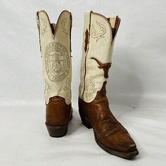 Longhorn stitched above toe, on shaft and University seal on the back. The boot leg is made from goat leather while the lower portion is made from smooth quill ostrich leather. I have conditioned these but they could use another round or two to fully bring them back to life. Ut University, Roper Cowboy Boots, Square Toe Cowboy Boots, Student Government, Lucchese Boots, Ostrich Boots, Vintage Cowboy Boots, Roper Boots, Texas Longhorn