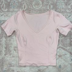 Lululemon Pink Align Crop Top. Nulu Fabric. Never Worn Pink V-neck Workout Tops, Comfy Outfits Lazy, Lululemon Collection, Outfits Lazy, High School Outfits, Cute Everyday Outfits, School Outfits, Comfy Outfits, Christmas Outfit