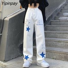 White Jeans Women, Korean Fashion Aesthetic, Straight Wide Leg Pants, Dr Wardrobe, White Pants Outfit, White Pants Women, Streetwear Jeans, Clothes Korean Style, Fashion Y2k