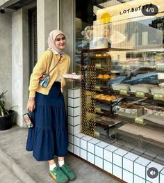 Outfit With Skirt Hijab, Picnic Outfit Hijab, Ootd Dufan, Picnic Outfit Ideas Casual, Hijab Ootd Casual, Outfit Picnic