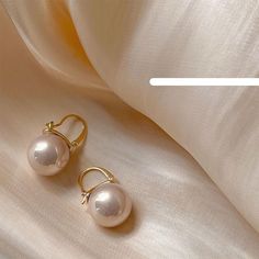 fb-feed Drop Earrings Simple, Mini Hoop Earrings, Crystal Accessories, Pearl Hoop Earrings, Geometric Jewelry, Dainty Earrings, Wedding Jewelry Sets, Gorgeous Jewelry, Simple Earrings