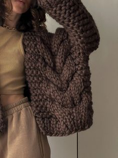 Cárdigan de punto trenzado, cárdigan de ganchillo de lana gruesa - Etsy Chile Cozy Wool Cable Knit Sweater Coat, Winter Wool Cable Knit Cardigan, Oversized Winter Cable Knit Sweater Coat, Fall Hand Knitted Outerwear, Oversized Cable Knit Sweater Coat For Winter, Oversized Wool Cable Knit Sweater Coat, Oversized Wool Sweater Coat With Cable Knit, Cozy Hand Knitted Fall Sweater Coat, Hand Knitted Sweater Coat For Fall Weather