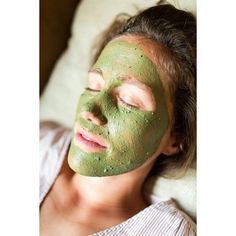 The perfect size for traveling or just to try. Matcha enzyme mask - green papaya fruit enzymes and botanicals help brighten dull skin to reveal a balanced and nourished glow. Each packet is 100% biodegradable and the labels are paper. French green clay, rhassoul clay, kaolin clay, matcha green tea*, papaya powder, yarrow powder*, geranium essential oil*, and amor *organic Ships from our studio in Los Angeles, CA Enzyme Mask, Green Tea Face Mask, Cucumber Face Mask, Skincare Lifestyle, Hormonal Breakouts, Papaya Fruit, Green Tea Face, Turmeric Face Mask, Green Papaya