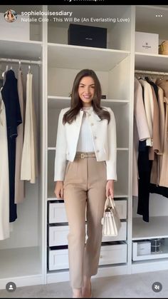 Beige Corporate Attire, Office Lunch Outfit, Blazer Blanco Outfit Formal, Elegant Beige Blazer For Office, Fitted Beige Work Pants For Business Casual, Professional Coquette Outfit, Bussines Casual Woman Outfit, Bussines Casual Woman, Elegant Fashion Outfits