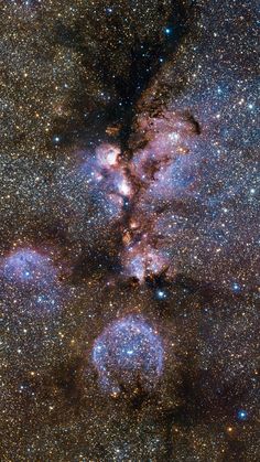 an image of some very pretty stars in the sky