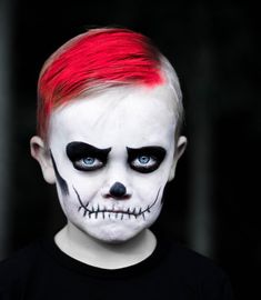 Maquillage Halloween Simple, Halloween Costumes Kids Boys, Black And White Makeup, Skeleton Halloween Costume, Zombie Makeup, Halloween Tattoo, White Makeup, Face Painting Halloween