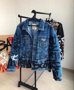 Denim Jacket Painted Men, Custom Denim Jacket Men, Black Metal Fashion, Stylish Jeans For Men, Custom Denim Jacket, Big Men Fashion, Concept Clothing