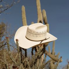 The Baker 10X premium straw cowboy hat is crafted from 10X quality Shantung straw. Lightweight and durable with a smooth feel, it has a 4 1/8" cattleman crown and 4 1/4" brim, complimented by a 2 cord black hat band. A DRI-LEX® absorbent sweatband keeps you cool and comfortable all day long, while diamond venting provides superior air circulation and breathability. Handmade in the USA with the finest construction and materials, our straw hats are made to stand the test of time. 3042 Profile 4 1/ Mens Cowboy Hats, Straw Cowboy Hat, Cowboy Up, Men’s Boots, Casual Bottoms, Toddler Boots, Long Sleeve Kids, Straw Hats, Thigh Boot