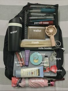 Inside School Bag Organization, Whats In My Jansport Backpack, What’s Inside My Backpack, Whats Inside My Backpack, What's In My Backpack College, Uni Backpack Essentials, What’s In My Bookbag, Sixth Form Bag Essentials, What's In My College Backpack