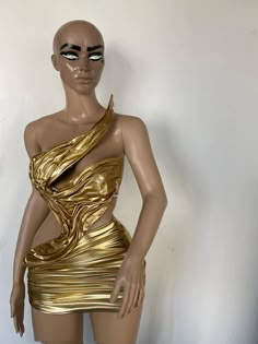 Custom Golden Hour Gilded Mini set Gold Birthday Outfit Women, Gold Look Outfit, Custom Made Dresses For Birthday, Golden Birthday Dress Ideas, Birthday Dresses Gold, Golden Era Outfit, White And Gold Outfits Black Women, Gold Outfits For Women Classy, Gold Dinner Outfit