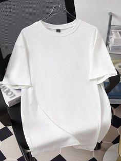 Mock Up T Shirt, Color Shorts, Slim Fit Men, Shirt Men, Fashion Online Shop, Online Fashion, All Fashion, Men's Clothing, Mockup