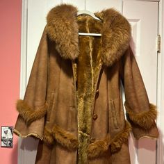 This Coat Is Beautiful. 14 Years Old In Excellent Condition & Very Warm Shearling Coat, Fox Fur, Year Old, Fox, Jackets & Coats, Jackets For Women, Women Shopping, Quick Saves, Color