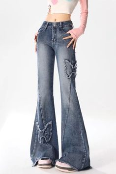 y2k butterfly flare blue jeans, low rised flared jeans, 2000s style, boogzel clothing Flare Jeans Y2k, Retro Butterfly, Moda Denim, Blue Flare Jeans, 2000s Clothes, Outfit Jeans, Jeans Y2k, Y2k Outfits, Moda Vintage