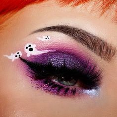 October Eye Makeup, Halloween Make Up Pretty, October Makeup Ideas, Halloween Theme Makeup, Cute Halloween Eye Makeup, Make Up Looks Halloween, October Makeup Looks, Spooky Eye Makeup, Halloween Eyeshadow Looks