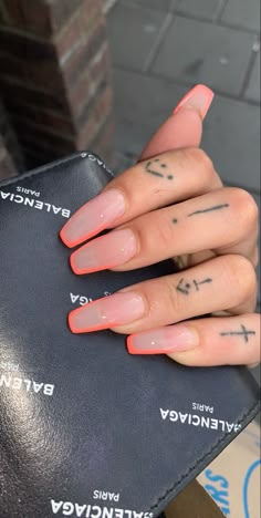 Acrylic Outline Nails, Square Outline Nails, Coffin Outline Nails, Nail Outline Design Coffin, Nails Outline Design, Outlined Nail Design, Outline Nails Square, Pink Outline Nails, Outlined Nails Square