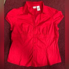 Junior’s Xl Red Blouse Nwot Beautiful Short Sleeve Blouse Classic Fitted Red Blouse, Classic Red Fitted Blouse, Red Short Sleeve Cotton Blouse, Classic Red Cotton Blouse, Red Short Sleeve Blouse For Work, Fitted Red Cotton Blouse, Red Blouse, Beautiful Shorts, Red Blouses