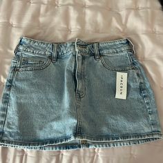 I Purchased It For A Concert And It Turned Out To Be The Wrong Size And I Could Not Return It. Pacsun Jean Skirt, Cute Jean Skirts, Denim Skirt Aesthetic, Blue Jean Skirt Outfits, Fall Thrifting, Jean Skirt Short, College Pants, Jean Skirt Outfit, Short Denim Skirts