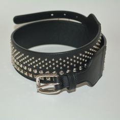 Authentic Gucci Leather Studded Waist Belt Size: 30 / 75 Color: Black New With Tag. Made In Italy Comes In Gucci Dust Bag Black Leather Palladium Hardware Stud Closure Measures 2" Wide Waist Belt Three Rows Of Silver Studs Gucci Belt Women, Vintage Gucci Belt, Gucci Belt Sizes, Gucci Leather Belt, Wide Waist Belt, Gg Belt, Wide Leather Belt, Wide Waist, Gucci Leather