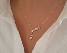 Star Print Jewelry As A Gift, Gold Jewelry With Star Print For Gift, Mia Necklace, Three Star, Star Jewelry, Mamma Mia, Necklace Dainty, Gold Star, Star Charms