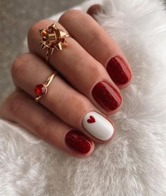 a simple and cute red and white mani that you can do at home... Red Nails Glitter, Red Christmas Nails, Red Nail Designs, White Nail, Xmas Nails