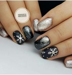 French Pedicure, Winter Manicure, Nail Design Inspiration, Winter Nail Art, Christmas Nail Art