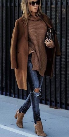 10 OUTFITS TO WEAR RIGHT NOW - valemoods Pijamas Women, Fall Fashion Coats, Casual Weekend Outfit, Outfits 2017, Brown Outfit, Modern Minimalism, Brown Coat