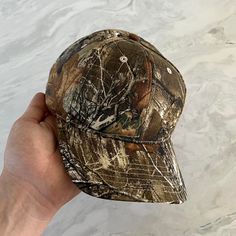 Size: Osfa (I Found A Couple Of These Hats Each Camo Print Is Slightly Different) Brand New! Free Shipping :) Id Number: Camo Hats Outfits, Arca Aesthetic, Nike Winter Jackets, Patagonia Trucker Hat, Vintage 90s Style, Acid Bath, Real Tree Camo, Camo Trucker Hat, Edc Gadgets