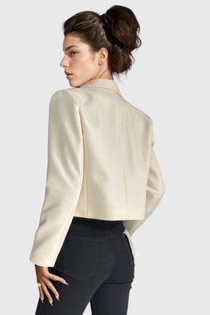 This classic short blazer is crafted to a regular fit and features a stylish double-breasted front with gold buttons, a cropped length, and a collar.Fabric: Cotton, Polyester Short Blazer, Blazer And Shorts, Gold Buttons, Fabric Cotton, Double Breasted, Active Wear, Blazer, Collar, Fabric