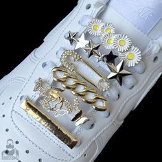 Custom Air Force 1 Charm Buckle - Shoe Accessories for Sneakers Enhance your shoes with stylish slip-on shoelace accessories! Are you looking for a way to give your favorite shoes a new look and express your unique style? We offer a wide selection of decorative elements that will breathe new life into your shoes and make them a true reflection of your taste. Each accessory has been meticulously crafted from high-quality metal, ensuring durability and elegance. The price is per piece, so you can Af1 Bracelet, Trendy White Shoe Charms For Streetwear, Shoelace Accessories, Air Force 1 Butterfly, Sneaker Charms, Sneaker Accessories, Butterfly Shoe, Shoelace Charm, Butterfly Shoes