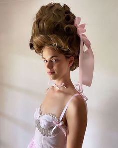 Marie Antoinette Aesthetic, Marie Antoinette Party, Feminine Rage, Marie Antoinette 2006, Princess Closet, Portrait References, Princess Core, Deli Food, Sofia Coppola