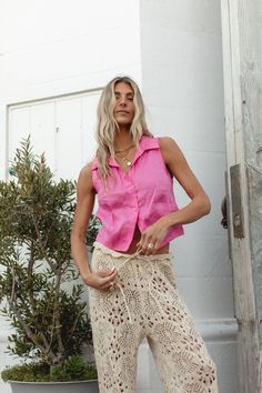 FINAL SALE. Expertly crafted from 100% linen, the Laurent Linen Button Vest adds a pop of pink to your wardrobe. This versatile vest offers a lightweight and breathable option for any outfit, perfect for warm weather days. Spring Linen Beach Vest, Summer Denim Vest With Buttons, Summer Beach Linen Vest, Summer Button Closure Vest For Day Out, Spring Linen Vest For Day Out, Spring Vest With Button Closure For Day Out, Casual Spring Vacation Vest, Casual Linen Beach Vest, Casual Spring Tank Top For Warm Weather