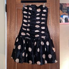 I Dunno How I Ended Up With A Size 6! But There’s Not A Snowflakes Chance In You Know What I’m Gonna Be Able To Squeeze In To This! So Give It A Good Home! Strapless, Center Back Zip. Still Has Hanger Straps. Not Sure Where I Got This From, But I Know I’ve Never Worn It. 100% Silk Polka Dot Mini Dress For Party, Polka Dot Mini Party Dress, Chic Strapless Polka Dot Dress, Elegant Polka Dot Mini Dress For Party, Strapless Polka Dot Party Dress, Elegant Strapless Polka Dot Dress, Fitted Polka Dot Mini Dress For Evening, Fitted Polka Dot Lined Dresses, Retro Polka Dot Dress For Evening