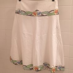 Beautiful White Cotton Lined Skirt W Gorgeous Stitched Details At Waist And Hem. Size 2. Never Worn White Cotton Lined Skirt, Retro White Skirt For Summer, White Lined Bottoms For Summer, White Lined Summer Bottoms, Retro White Skirt For Spring, White Retro Full Skirt, Retro White Full Skirt, White Lined Skirt For Daywear, Retro Fitted White Skirt