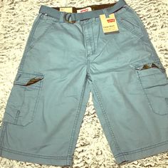 New Men’s Levi Cargo Shorts In Shadow Blue Size 18/29 Blue Cargo Shorts With Side Pockets, Blue Cotton Cargo Shorts With Cargo Pockets, Blue Cotton Cargo Shorts With Side Pockets, Blue Casual Cargo Shorts, Blue Casual Cargo Shorts With Pockets, Casual Blue Cargo Shorts With Pockets, Casual Blue Shorts With Belt Loops, Casual Levi's Shorts With Pockets, Levi's Blue Shorts With Pockets