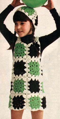 This will be the next little dress I make so cute.  Metro Granny Square Jumper & Hat Granny Square Jumper, Crochet Classes, Crocheting Patterns, The Crafts, Crochet Supplies, Crochet Weaves, Crochet Hexagon, Crochet Blocks