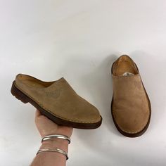 Step Out In Style With These Vintage Dr. Martens Backless Mules. Crafted In England With High-Quality Tan Leather, These Slip-On Shoes Feature A Solid Pattern, Round Toe Shape, And Flat Heel Style, Making Them Perfect For Casual Or Travel Occasions. The Outsole Is Made Of Durable Leather And The Shoe Width Is Standard, Ensuring A Comfortable Fit For Women's Us Shoe Size 6. With A Versatile Design That Can Be Worn In Any Season, These Handmade-Free Mules Are A Must-Have Addition To Any Wardrobe. Vintage Mules, Vintage Dr Martens, Mules Women, Vintage Slip, Vintage Slips, Solid Pattern, Mule Clogs, Mules Shoes, Tan Leather