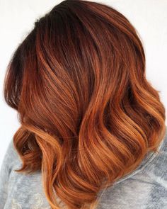 Copper Hair Shades, Rich Red Hair, Red Hair Dark Roots, Pinkish Brown Hair, Long Bob Ombre, Bright Copper Hair, Copper Hair Color Ideas, Copper Hair Dark, Pretty Red Hair